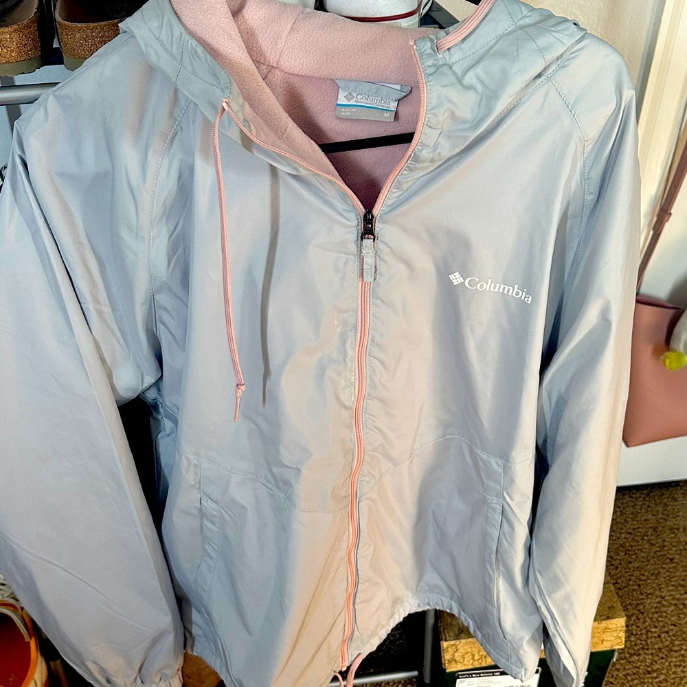 Columbia women’s jacket with fleece lining.